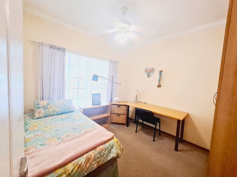 4 Bedroom Property for Sale in Safari Gardens North West